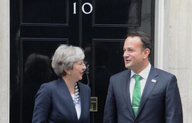 Brexit, la palla passa all’Irlanda. Macron e Merkel incontrano Varadkar