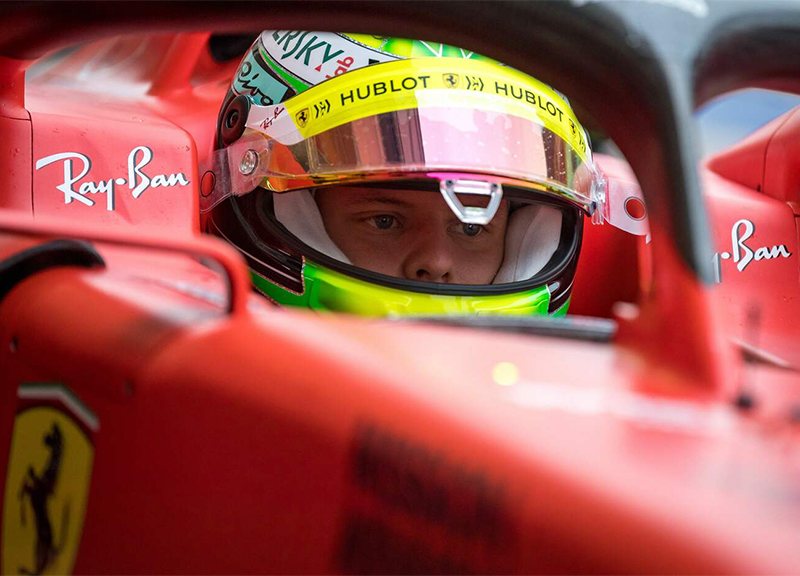 Ferrari: Mick Schumacher brilla, sesto sotto gli occhi di mamma Corinna Ferrari: Mick Schumacher brilla, sesto sotto gli occhi di mamma Corinna