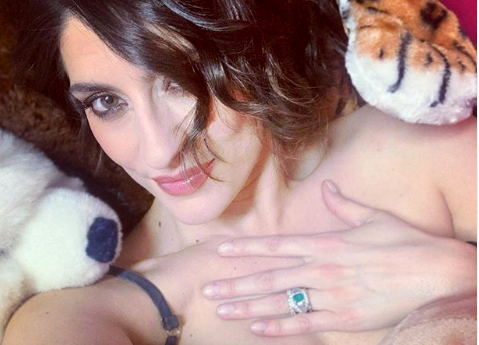 Elisa Isoardi, foto col nuovo compagno: su Instagram scoppia la polemica Elisa Isoardi, foto col nuovo compagno: su Instagram scoppia la polemica