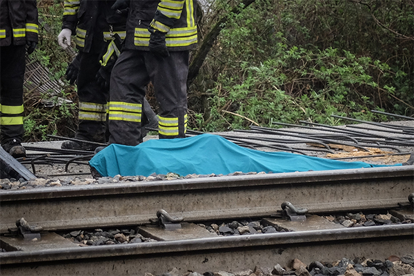 Incidente sul lavoro nel Milanese : due operai morti Incidente sul lavoro nel Milanese : due operai morti
