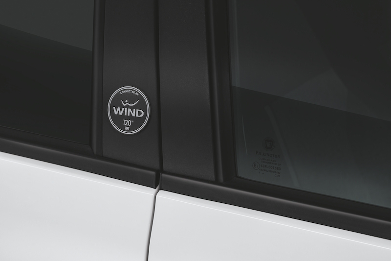 Fiat Panda Connected by Wind, la prima Panda con i Giga! Fiat Panda Connected by Wind, la prima Panda con i Giga!