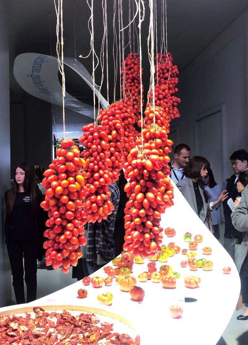 Fuorisalone 2019: Samsung presenta 24hr. Kitchen, la cucina lunga un giorno Fuorisalone 2019: Samsung presenta 24hr. Kitchen, la cucina lunga un giorno