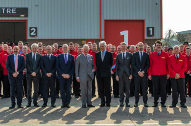 Il Principe di Galles ha visitato  lo stabilimento Pirelli  di Carlisle