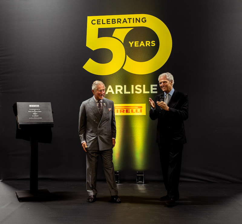 Il Principe di Galles ha visitato lo stabilimento Pirelli di Carlisle Il Principe di Galles ha visitato lo stabilimento Pirelli di Carlisle