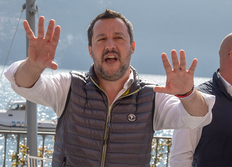 Salvini: “Flat tax è unica, non esiste progressiva” Salvini: “Flat tax è unica, non esiste progressiva”