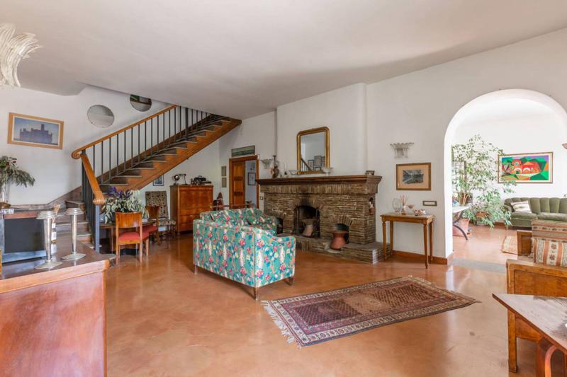 Eduardo De Filippo, a Velletri la sua villa in vendita per poco più di 1.5 mln Eduardo De Filippo, a Velletri la sua villa in vendita per poco più di 1.5 mln