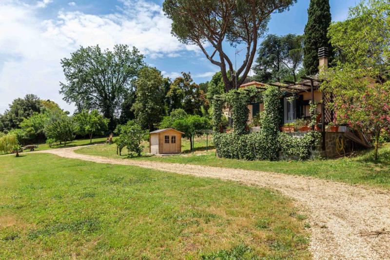 Eduardo De Filippo, a Velletri la sua villa in vendita per poco più di 1.5 mln Eduardo De Filippo, a Velletri la sua villa in vendita per poco più di 1.5 mln