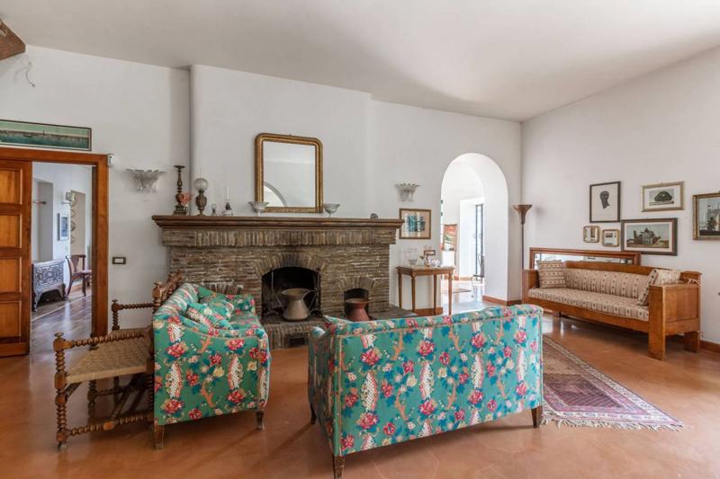 Eduardo De Filippo, a Velletri la sua villa in vendita per poco più di 1.5 mln Eduardo De Filippo, a Velletri la sua villa in vendita per poco più di 1.5 mln