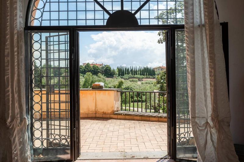 Eduardo De Filippo, a Velletri la sua villa in vendita per poco più di 1.5 mln Eduardo De Filippo, a Velletri la sua villa in vendita per poco più di 1.5 mln