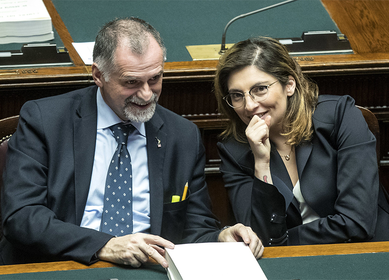 Spending review, tornano i commissari. Le forbici a Castelli e Garavaglia Spending review, tornano i commissari. Le forbici a Castelli e Garavaglia