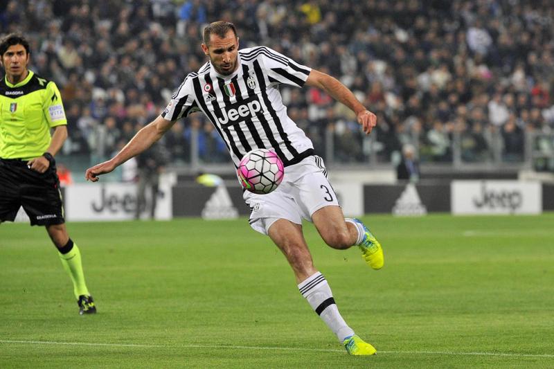 Champions, Juventus: allarme Ajax, si ferma anche Chiellini Champions, Juventus: allarme Ajax, si ferma anche Chiellini