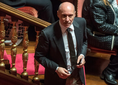 Immigrazione, De Falco: “Pronto a imbarcarmi sulla nave Mare Jonio”