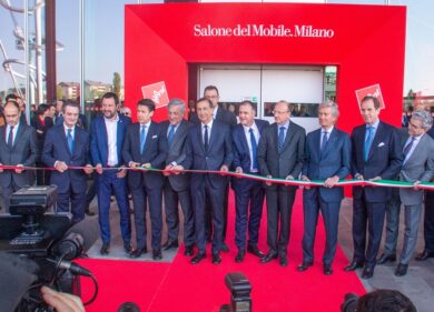 Salone del Mobile: taglio del nastro con solo uomini, Sala: Non si ripeterà