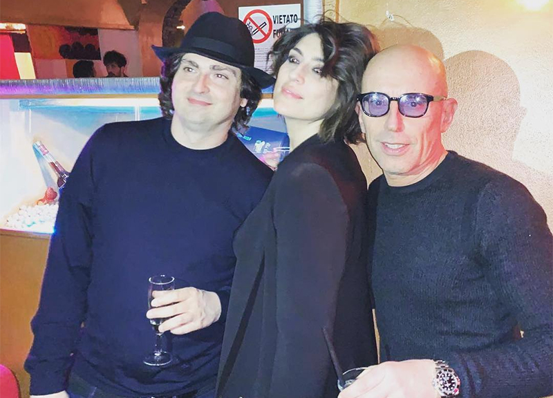 Elisa Isoardi a cena con i suoceri: è già una di famiglia Elisa Isoardi a cena con i suoceri: è già una di famiglia