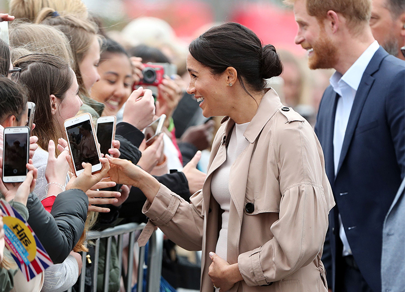 Meghan Markle incinta look: l’analisi di 80 abiti in 8 mesi. ROYAL FAMILY NEWS