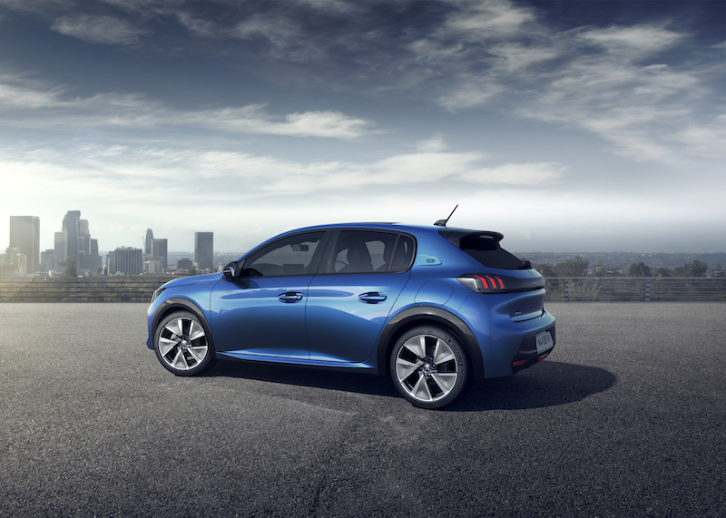 La nova PEUGEOT e-208 protagonista alla Milano Design week La nova PEUGEOT e-208 protagonista alla Milano Design week