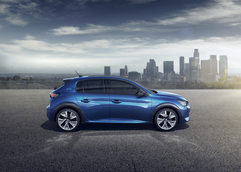 La nova PEUGEOT e-208 protagonista alla Milano Design week La nova PEUGEOT e-208 protagonista alla Milano Design week