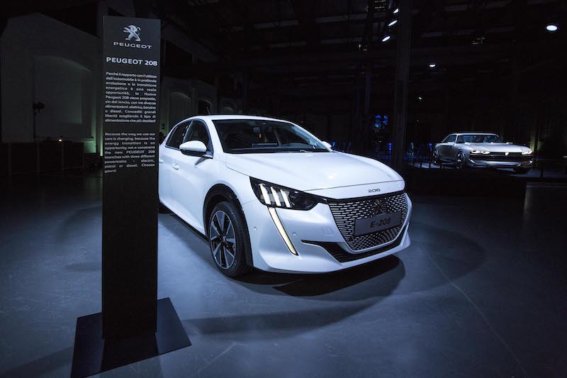 La nova PEUGEOT e-208 protagonista alla Milano Design week La nova PEUGEOT e-208 protagonista alla Milano Design week