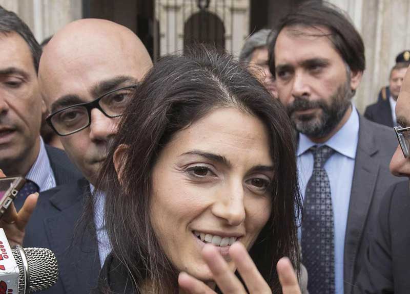 Caso Marra, l’ex dirigente: “Io vittima della guerra tra Raggi e Lombardi” Caso Marra, l’ex dirigente: “Io vittima della guerra tra Raggi e Lombardi”