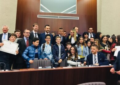 Scuolabus dirottato, studenti e insegnanti premiati in Regione