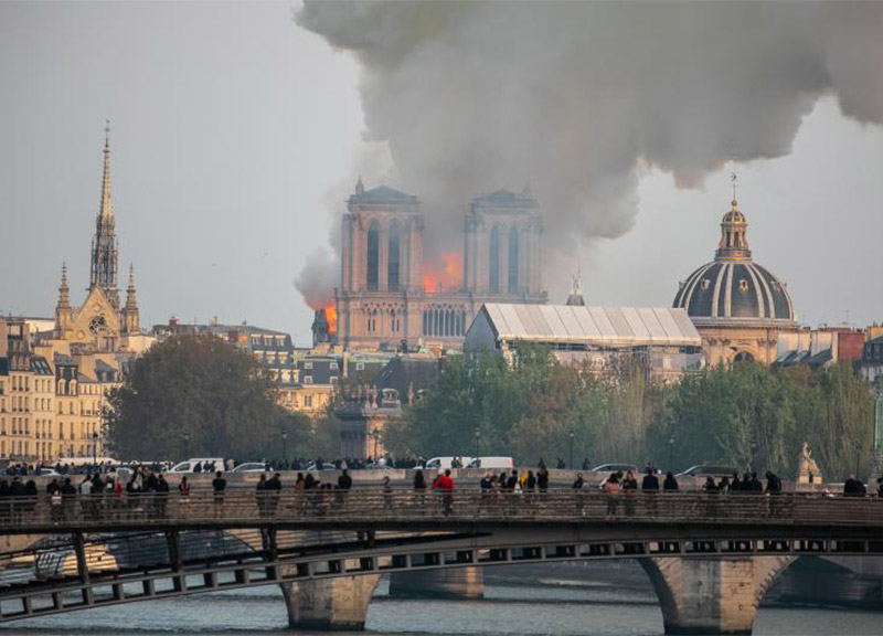 Notre Dame, la provocazione di CasaPound: “Al suo posto una moschea”
