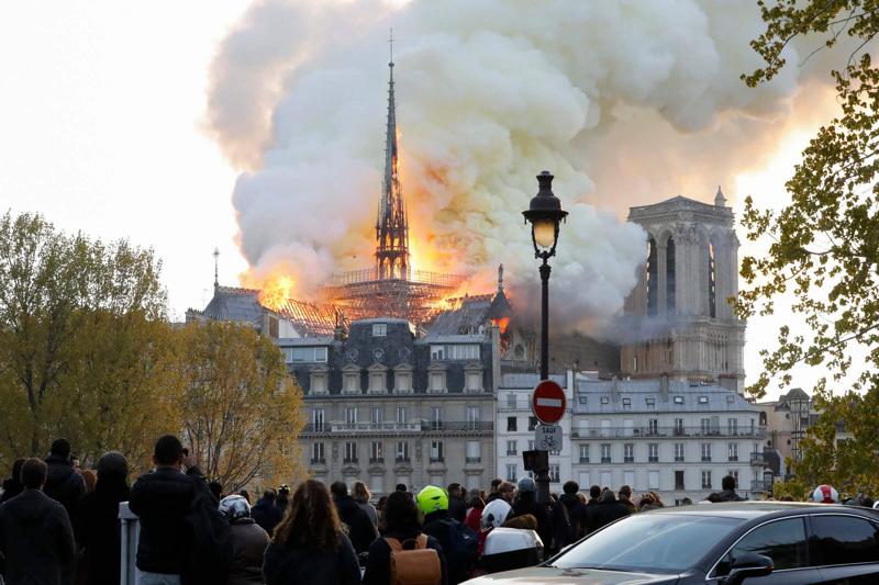 Perché il rogo di Notre Dame è il rogo dell’Occidente Perché il rogo di Notre Dame è il rogo dell’Occidente