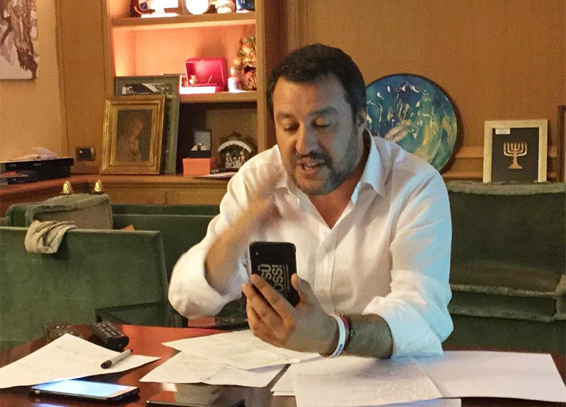 Salvini Francesca Verdini, primo bacio “pubblico”. E un libro li unisce…FOTO Salvini Francesca Verdini, primo bacio “pubblico”. E un libro li unisce…FOTO