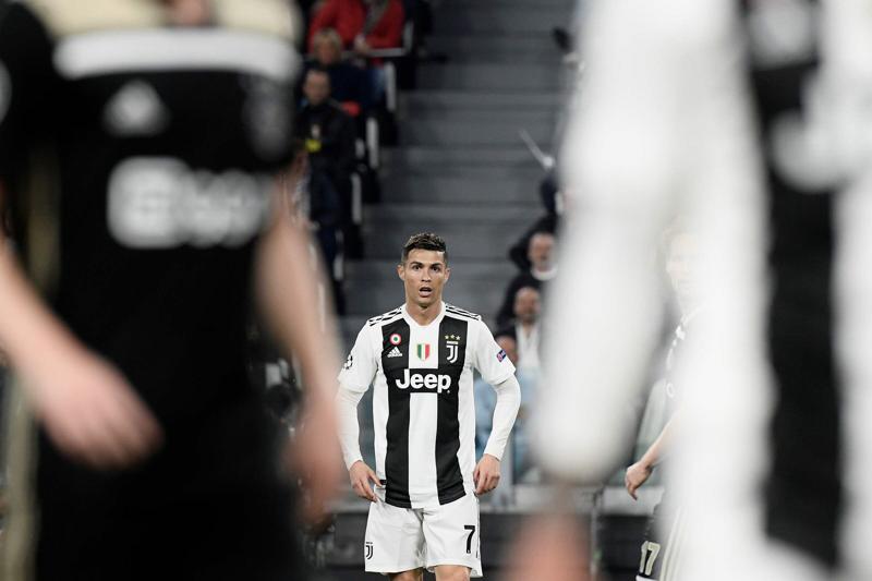 Juventus batte Fiorentina: ottavo scudetto di fila. E’ nell’Olimpo europeo Juventus batte Fiorentina: ottavo scudetto di fila. E’ nell’Olimpo europeo