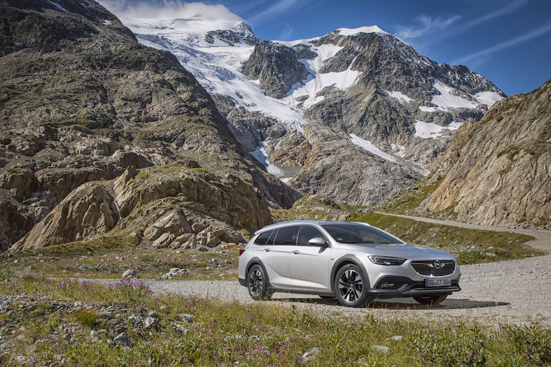 Opel Insignia, si aggiudica il “All-Wheel Drive Car Of The Year 2019” Opel Insignia, si aggiudica il “All-Wheel Drive Car Of The Year 2019”