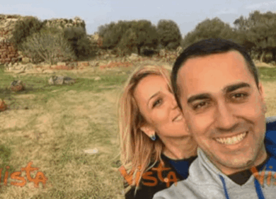 Di Maio, vacanze di Pasqua con la fidanzata in Sardegna