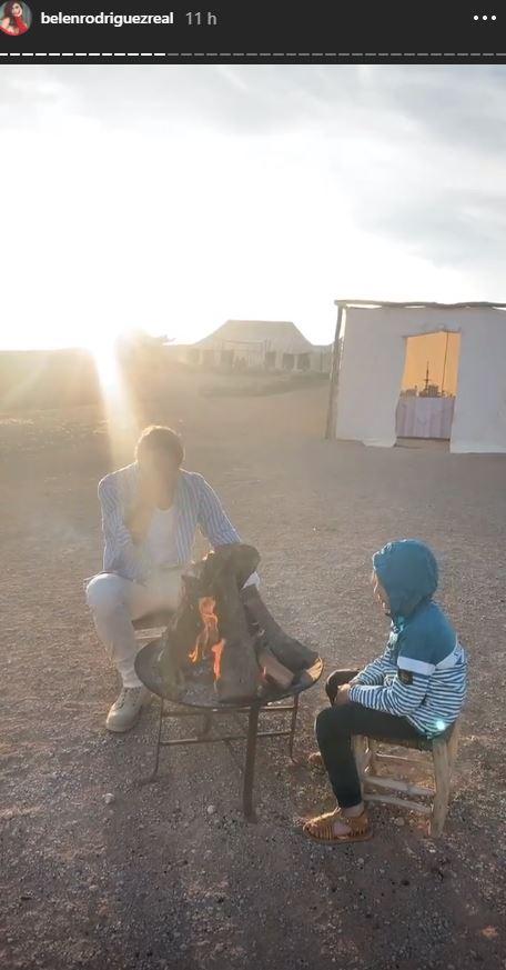Belen e Stefano De Martino, nel deserto rinasce l’amore. FOTO
