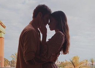Belen e Stefano De Martino, nel deserto rinasce l’amore. FOTO
