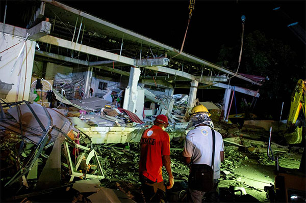 Filippine: nuovo violento terremoto, magnitudo 6.4 Richter