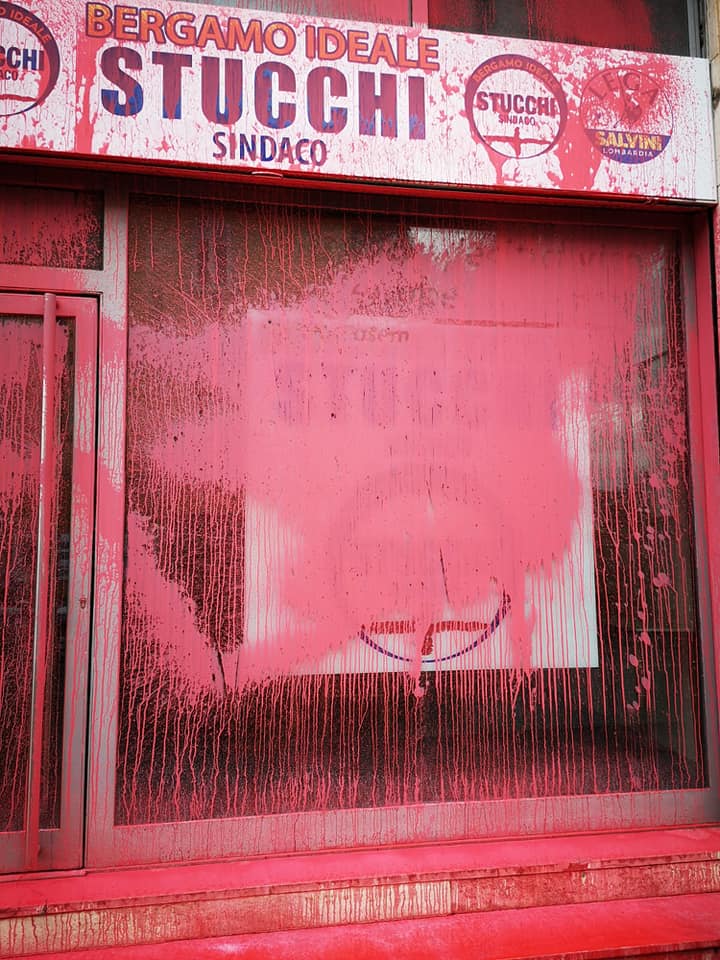 “Salvini muori”, Lega: vandalizzata la sede candidato sindaco a Bergamo. FOTO