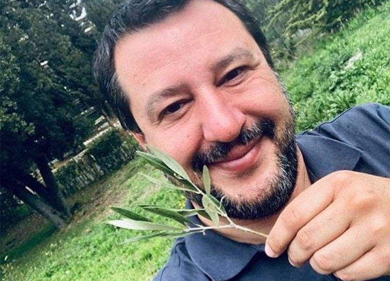 Salvini e la strategia della celebrity. Perfetto esempio di politica pop