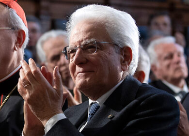Legittima difesa, Mattarella promulga la legge ma scrive alle Camere