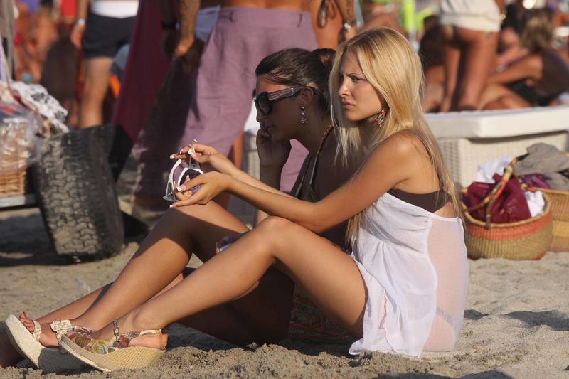 Noemi Letizia, la nuova vita: star in tv nel reality napoletano Noemi Letizia, la nuova vita: star in tv nel reality napoletano