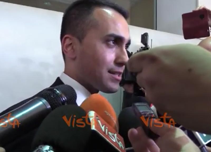 Di Maio dalla Polonia: “la nostra bussola è la legalità” Di Maio dalla Polonia: “la nostra bussola è la legalità”