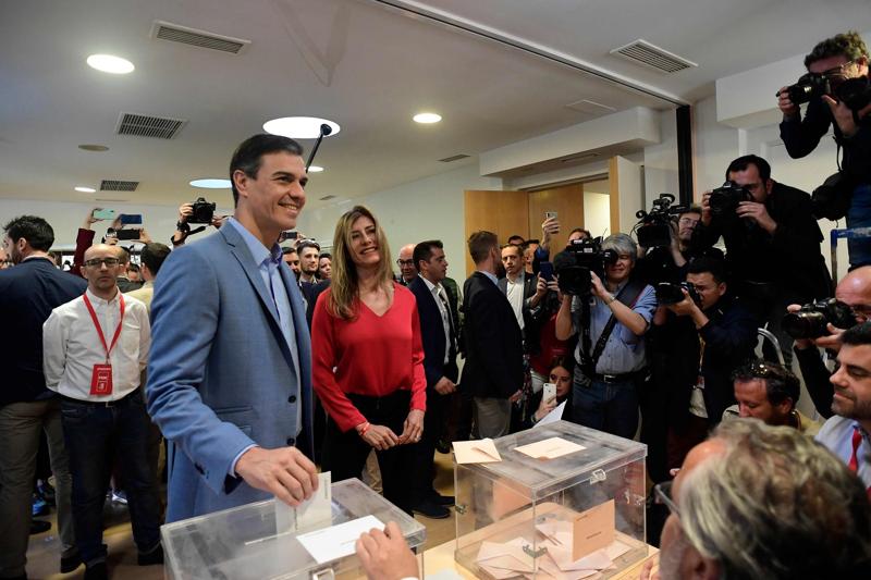 Elezioni Spagna, Psoe primo ma senza maggioranza. Spettro ingovernabilità Elezioni Spagna, Psoe primo ma senza maggioranza. Spettro ingovernabilità