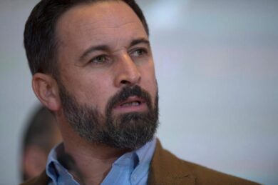 Elezioni Spagna, Vox per la prima volta in parlamento. Chi è il leader Abascal