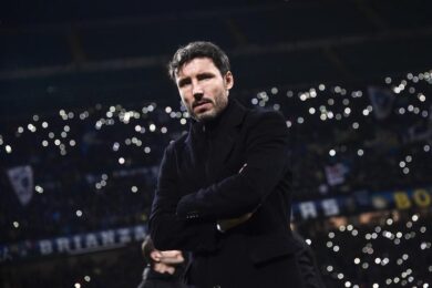 Milan-Di Francesco? I tifosi dicono no. E spunta il ‘Generale’ Van Bommel