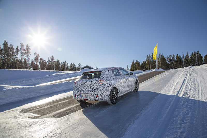 Opel Corsa, ultimi test prima del debutto Opel Corsa, ultimi test prima del debutto