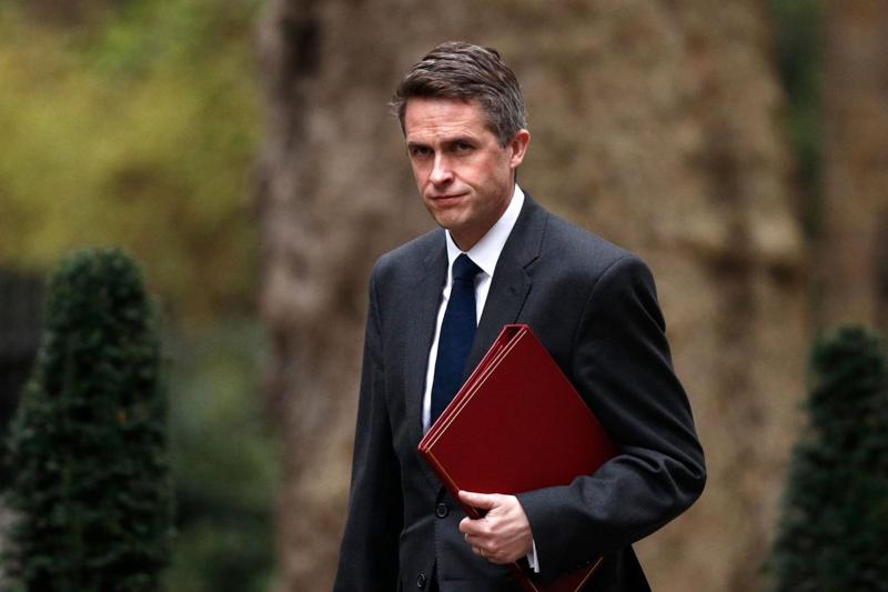 Theresa May caccia il ministro della Difesa. La sua colpa?Il dossier Huawei 5G Theresa May caccia il ministro della Difesa. La sua colpa?Il dossier Huawei 5G