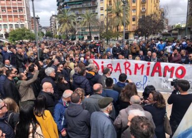Camorra, in piazza per ‘Disarmiamo Napoli’ anche il figlio di un boss