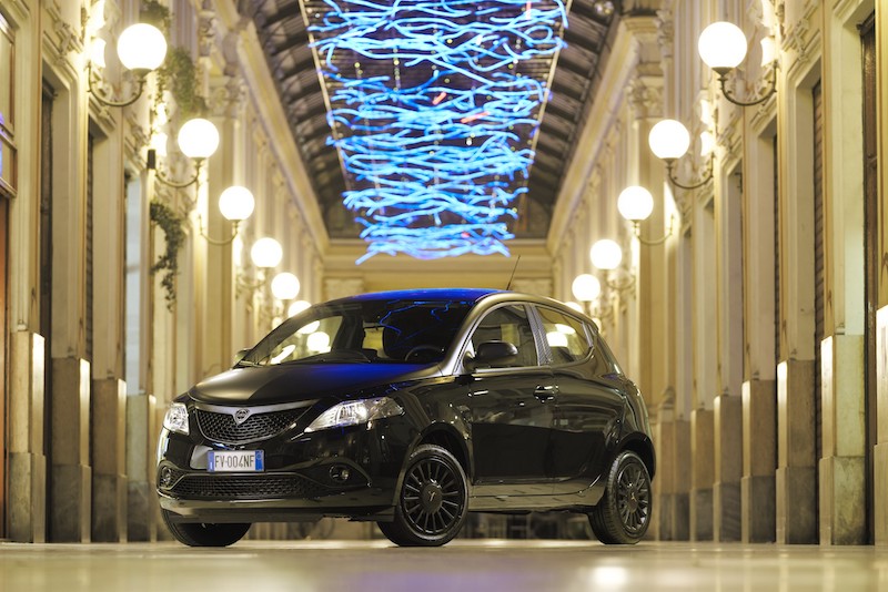 Lancia Ypsilon Black and Noir: la Fashion City Car per eccellenza
