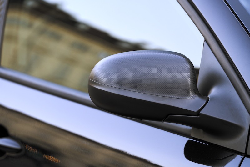 Lancia Ypsilon Black and Noir: la Fashion City Car per eccellenza