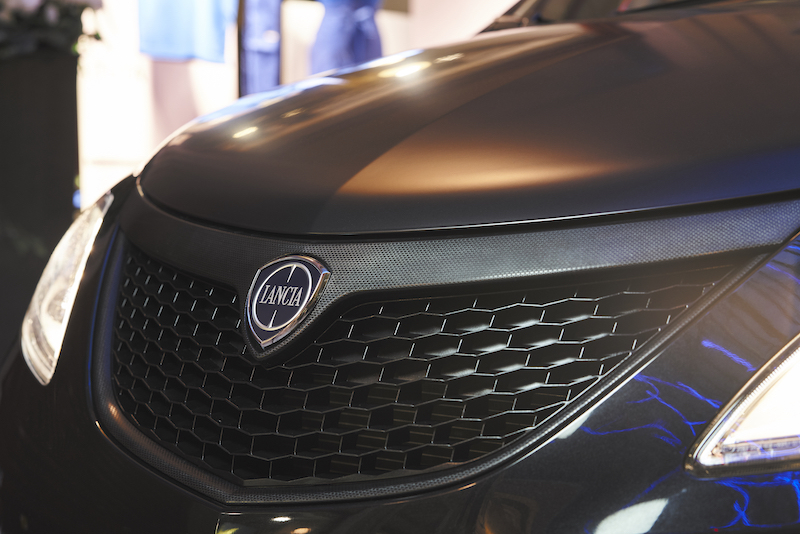 Lancia Ypsilon Black and Noir: la Fashion City Car per eccellenza