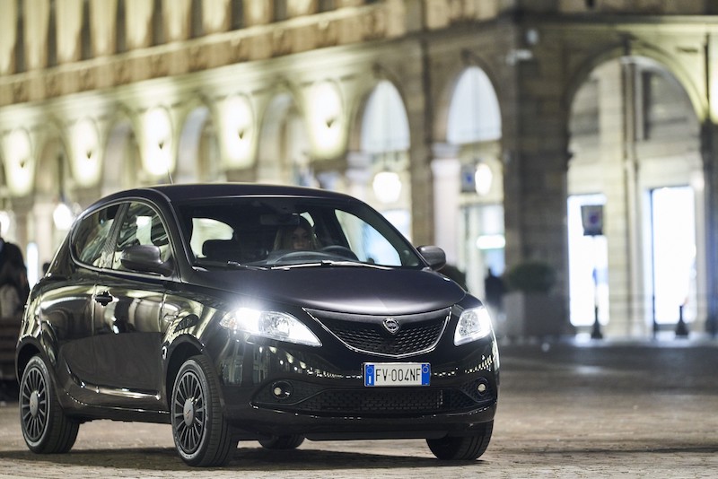 Lancia Ypsilon Black and Noir: la Fashion City Car per eccellenza