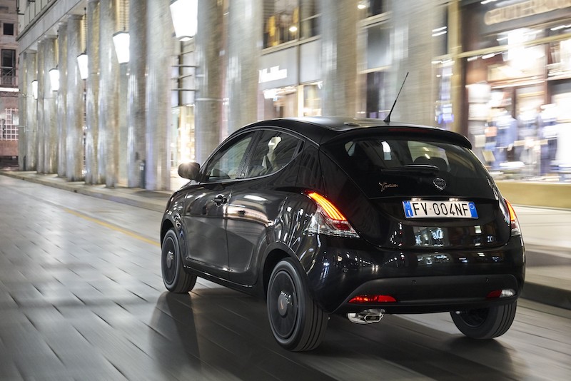 Lancia Ypsilon Black and Noir: la Fashion City Car per eccellenza