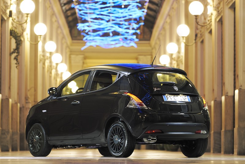 Lancia Ypsilon Black and Noir: la Fashion City Car per eccellenza